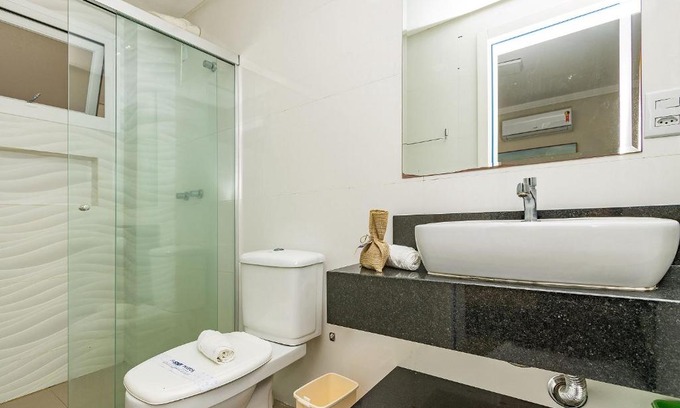 Quatro Ilhas Apartamento | Yasmin 101 – Lindo Apartamento com Vista Panorâmica para o Mar em Quatro Ilhas, com Roupa de Cama e Toalhas Inclusas.