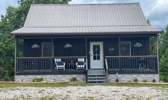 Louisa Casa | Yatesville Lake Cabin - Marina