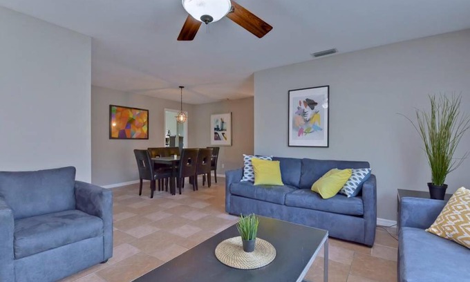 East Ybor Casa | Ybor Casita! 3-Bedrooms Steps away from Centro Ybor!