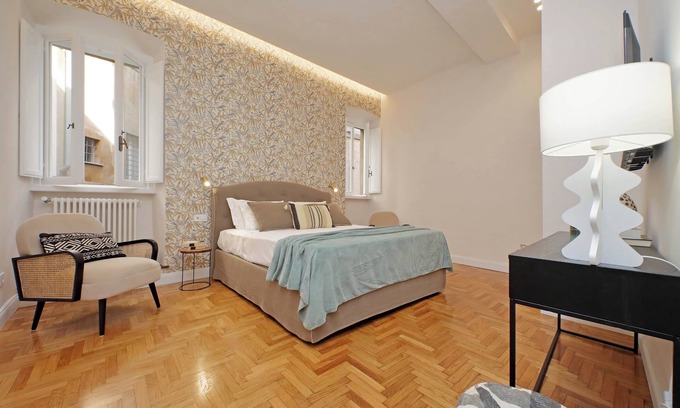 Rione XI Sant'Angelo Apartamento | YCH-Luxury home near Piazza Venezia
