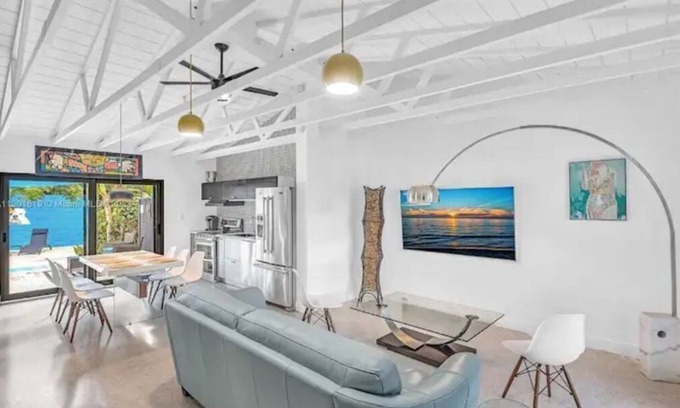 Oakland Park Casa | Ydarshhome