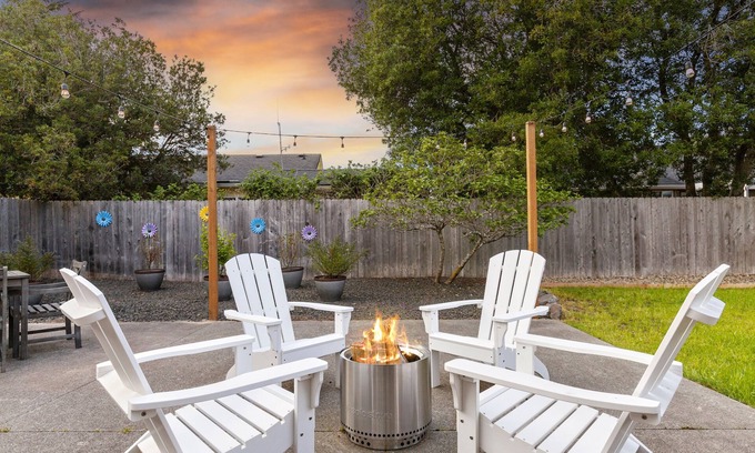 Florence Casa | Year Round Fun - Dog Friendly!