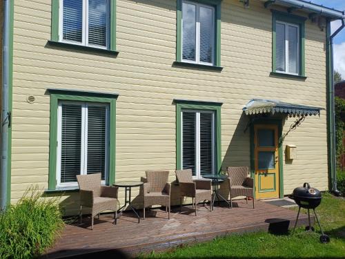 Parnu Casa | Yellow Center Holiday Home