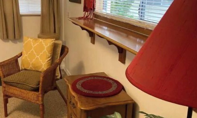 Sequim Cabaña | Yellow Cottage!