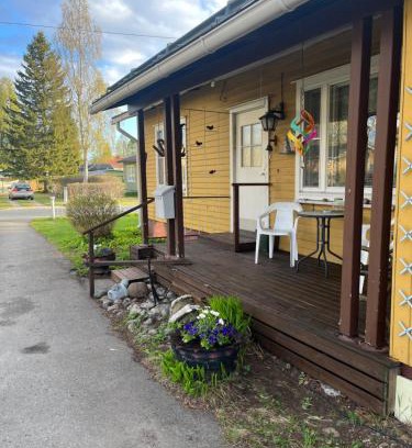 Kemi Apartamento | Yellow dream house - 3 min from highway, sauna, big private parking