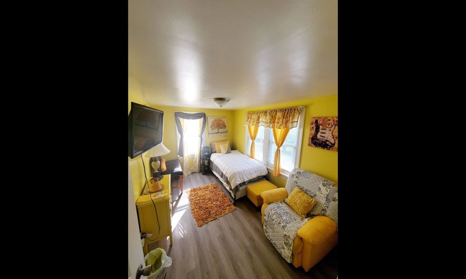 Dover Casa | Yellow Rm Dover-Del State, Bayhealth- Dov Base
