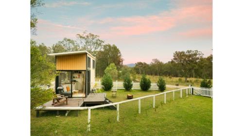 Broke Casa | Yellow Rock Views by Tiny Away