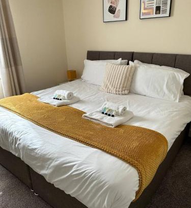 Stroud Apartamento | Yellow Sunflowers Flat In Stroud
