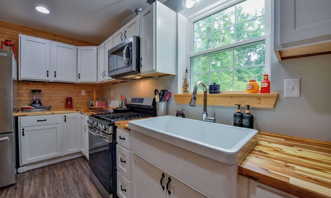 Goodsprings Cabina | YellowCreek Cabin-A country Getaway 2-bdr cabin with AC, WiFi, Hunting, Fishing