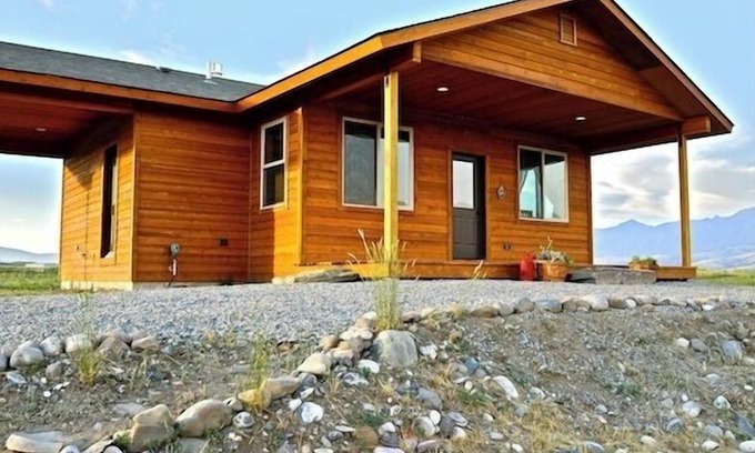 Emigrant Cabina | Cabina de Yellowstone en el río con estanque privado Acre, a cinco millas de Chico