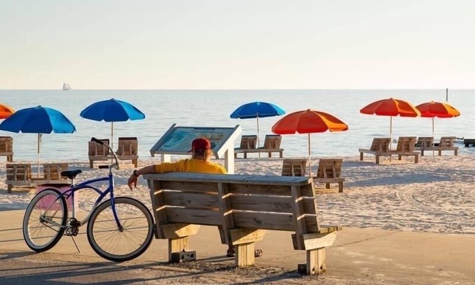 Ocean Springs Cabaña | Yellowstone Cottage by the Sea (Gulf Coast Beach)