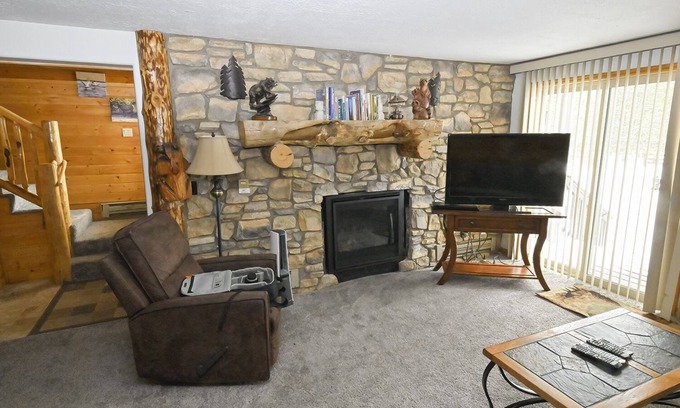 Island Park Condominio | Yellowstone Rustic Luxury Condo Sleeps 11 En Resort un galardonado