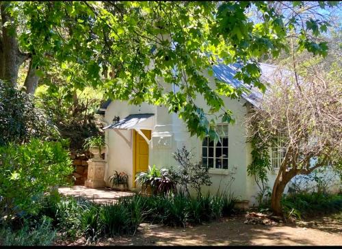 Curry's Post Apartamento | Yellowwoods Farm - POOL COTTAGE (self-catering)