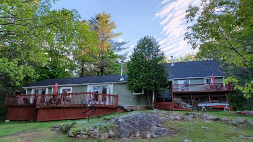 Frontenac Casa | Yeomans Cottage on the Water!