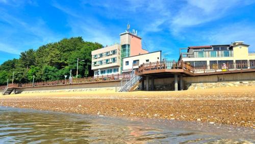 Suwon Casa | Yeongheungdo Haevichi Pension
