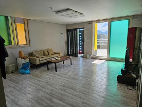 Naegi Casa | Yeosu Art Village 705 Pension