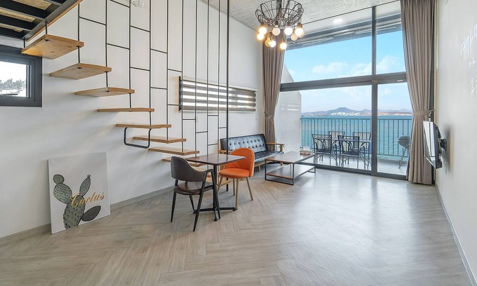 Dolsan-eup Casa | Yeosu Bokja Pension