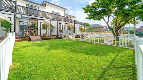 Dolsan-eup Casa | Yeosu Dangdangi Dog Family Pension Gold