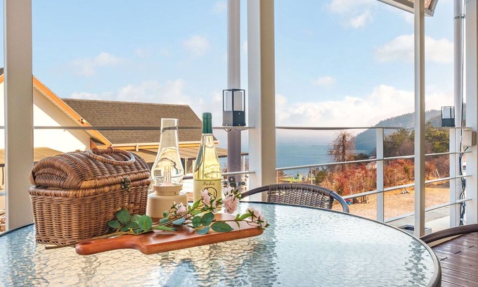 Dolsan-eup Casa | Yeosu Dulggot Pension