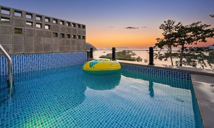 Suncheon Casa | Yeosu Fisterra Spa Poolvilla