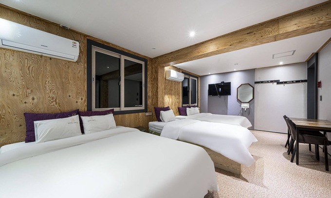 Hak-dong Hotel | Yeosu Hotel The B