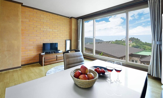 Pokchon Casa | Yeosu Hwangto Pension