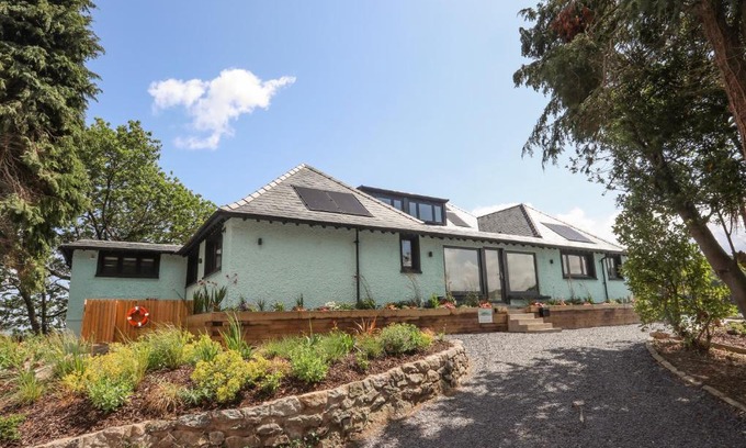 Bangor Casa | Ynys Faelog