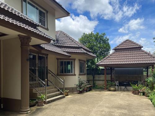 Wat Ket Cama Y Desayuno | Yoga Bed and Breakfast