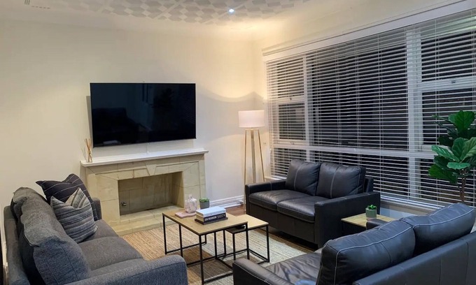 Yokine Casa | Yokine Escape: 7km to CBD, Pet-Friendly, Airport & Hospital Nearby