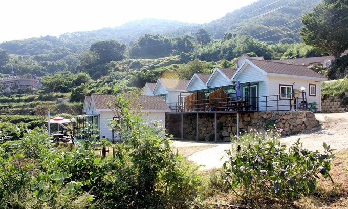 Tongyeong Condominio | Yokjido Solguji Pension