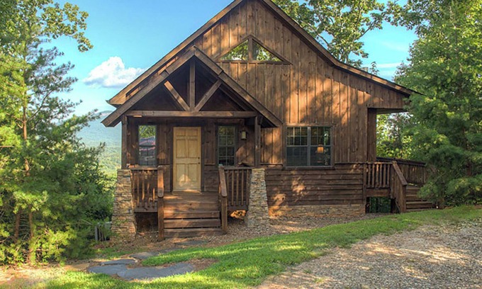 Helen Cabina | Yonah Vista - Luxury Couples Cabin with Spectacular Mountain Views