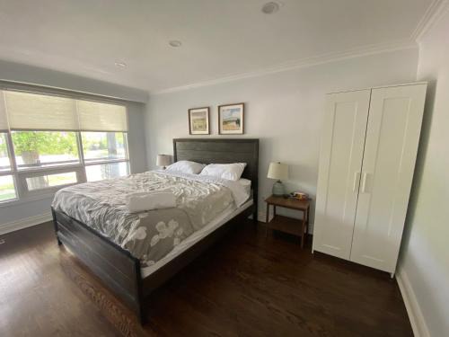 Newtonbrook Casa | Yonge and Finch Subway !L Spacious & Bright Private Bedroom with Shared Amenties