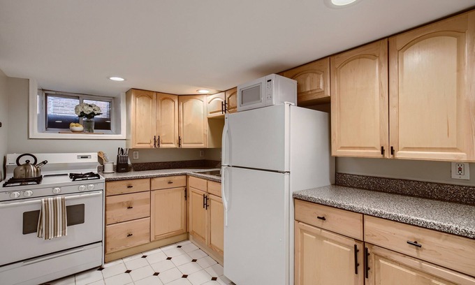 Congress Park Apartamento | Basement 1BR near Botanic Gardens!