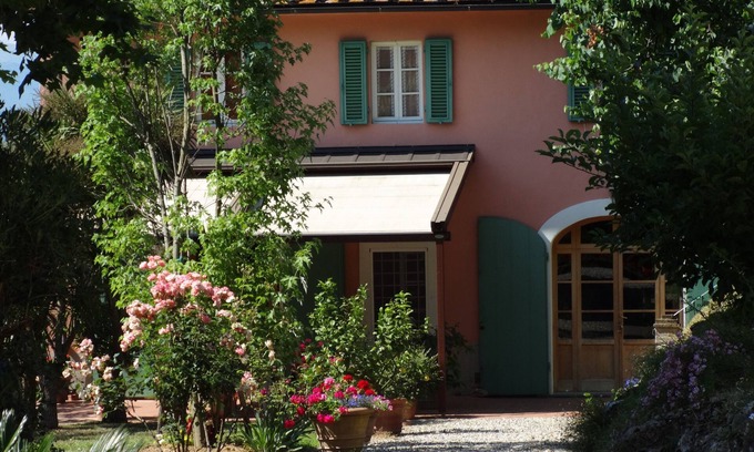 Vicopelago Cabaña | Yorkie Cottage en Lucca en los terrenos de una casa histórica
