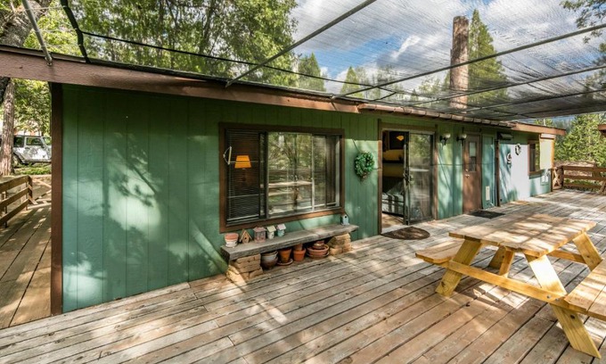 North Wawona Casa | Yosemite Cabin