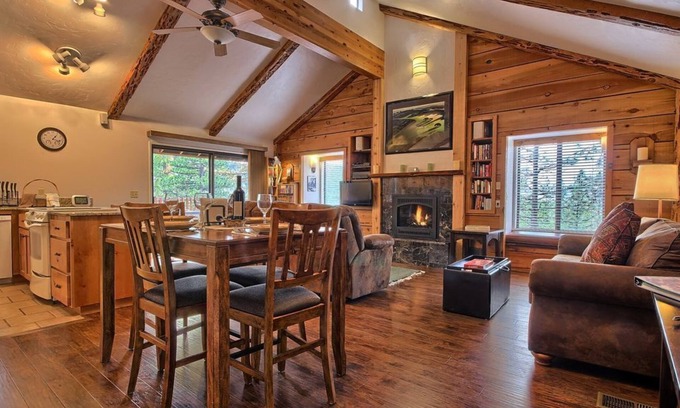 Yosemite West Casa | Refugio de Yosemite en el interior del Parque Nacional de Yosemite, ¡recién remodelado!