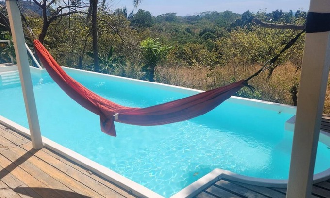 Cantón de Nandayure Casa | you are renting a room with shared common area.Playa Camaronal