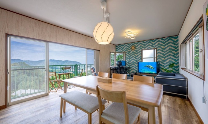 Usami Casa | You can see Usami Long Beach from the living room / Ito Shizuoka