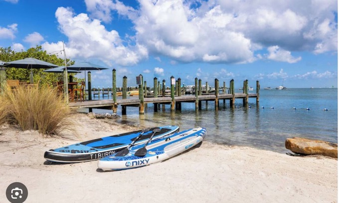 Key West Complejo | You Found the One!!! Approx 4 miles from Duval St. 2 BDRM 2BATH CONDO. SLEEPS 6