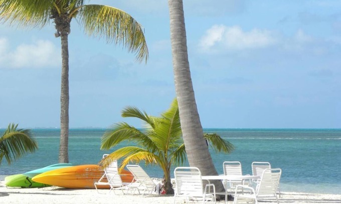 Rum Point Villa | ¡HAS LLEGADO! IMPRESIONANTE VILLA DE LUJO FRENTE AL MAR, DESDE $ 99. 99 / nt