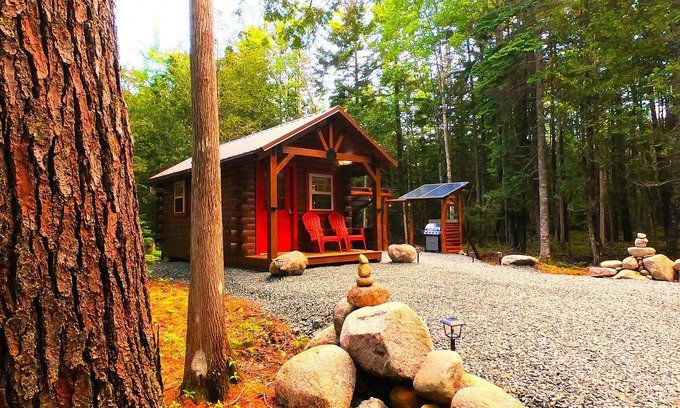 Gouldsboro Cabina | You will love this brand new private and cozy cabin in a great location!