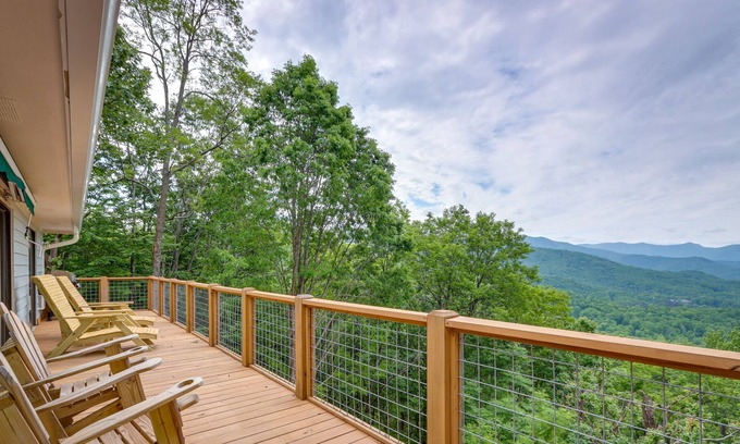 Young Harris Casa | Young Harris Home w/ Enchanted Valley Views!