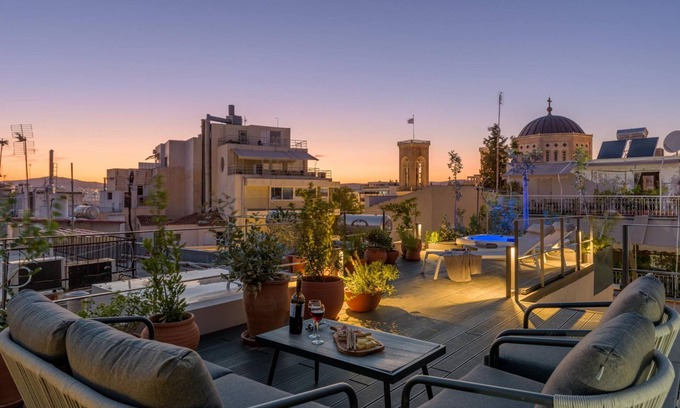 Plaka Apartamento | Your 4 Bdrm Dream House w Acropolis View Jacuzzi