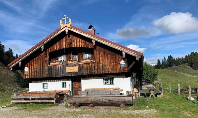 Schliersee Otro | Your Alm in the mountains: Rettenbäckalm with 4 bedrooms - max 10 people