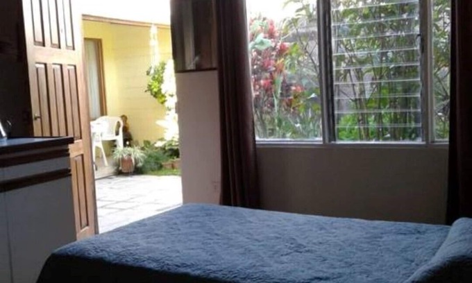 San Pedro Cama Y Desayuno | B & B Your Garden Bedroom en Urbanización Carmiol