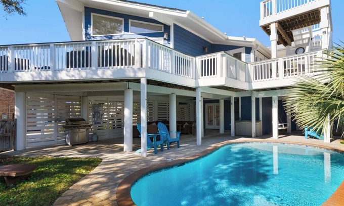 Gulfview Heights Casa | Your beach getaway with Pool, Game room, Close to beach + Free Tickets!