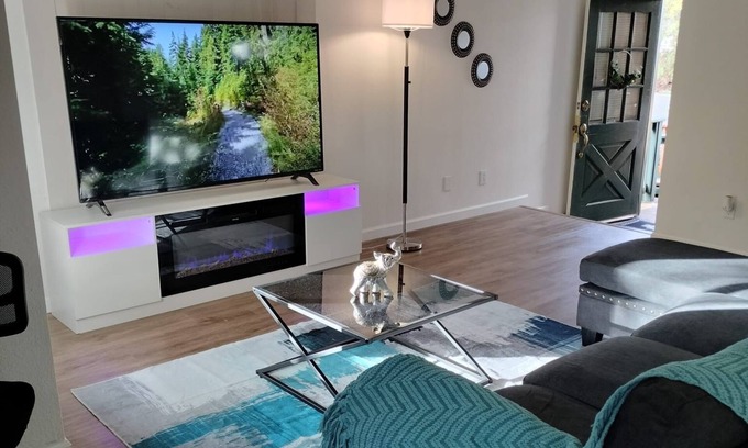 Auburn Casa | Your casita in Auburn 2bedroom 1bath cozy house pet friendly.