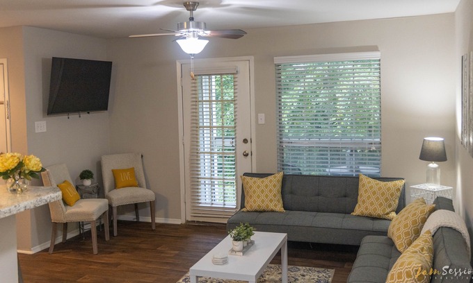 Red Bank Apartamento | Your comfort zone! Mins from downtown and Northshore