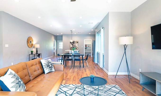 Greater East End Casa | 🏘️ Your Comfy Bungalows! 🏘️ Sleeps 30/12BR/8BA/16PA ⭐️⭐️⭐️⭐️⭐️