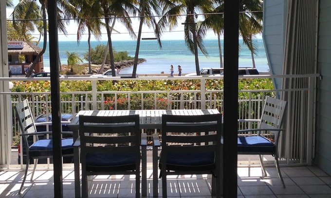 Key West Condominio | Su condominio en la playa con vista al mar